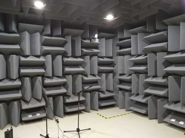 半消声室与全消声室的差异与应用解析